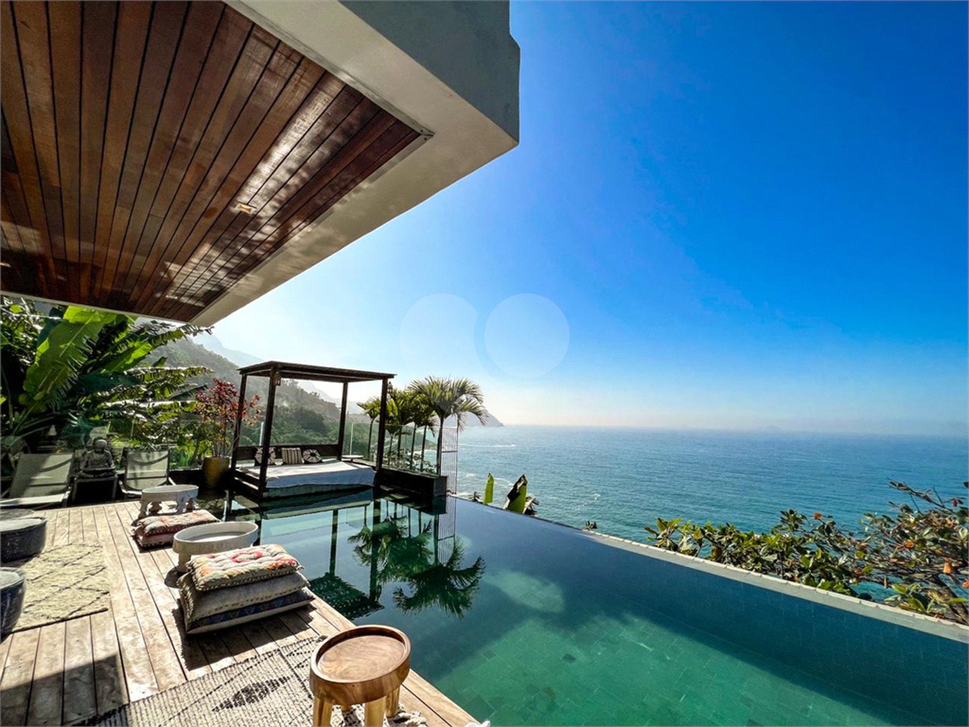 Casa à venda ou para alugar com 5 suítes em Joá, Rio de Janeiro, RJ