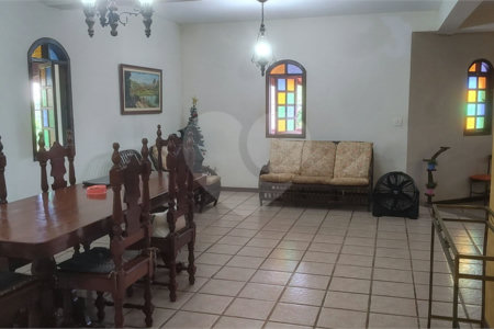 Chácara à venda com 4 quartos, sendo 3 suítes, em Campos de Atibaia, Atibaia, SP