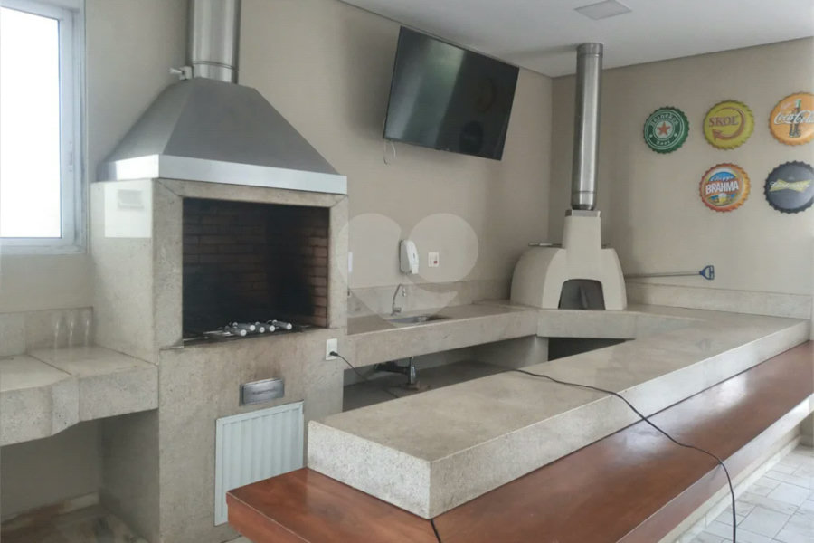 Apartamento 3 dormitórios, região do Campo Belo. Condomínio com laser completo.
