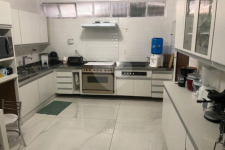 Casa de Vila à venda com 4 quartos, sendo 2 suítes, em Jardim dos Estados, São Paulo, SP