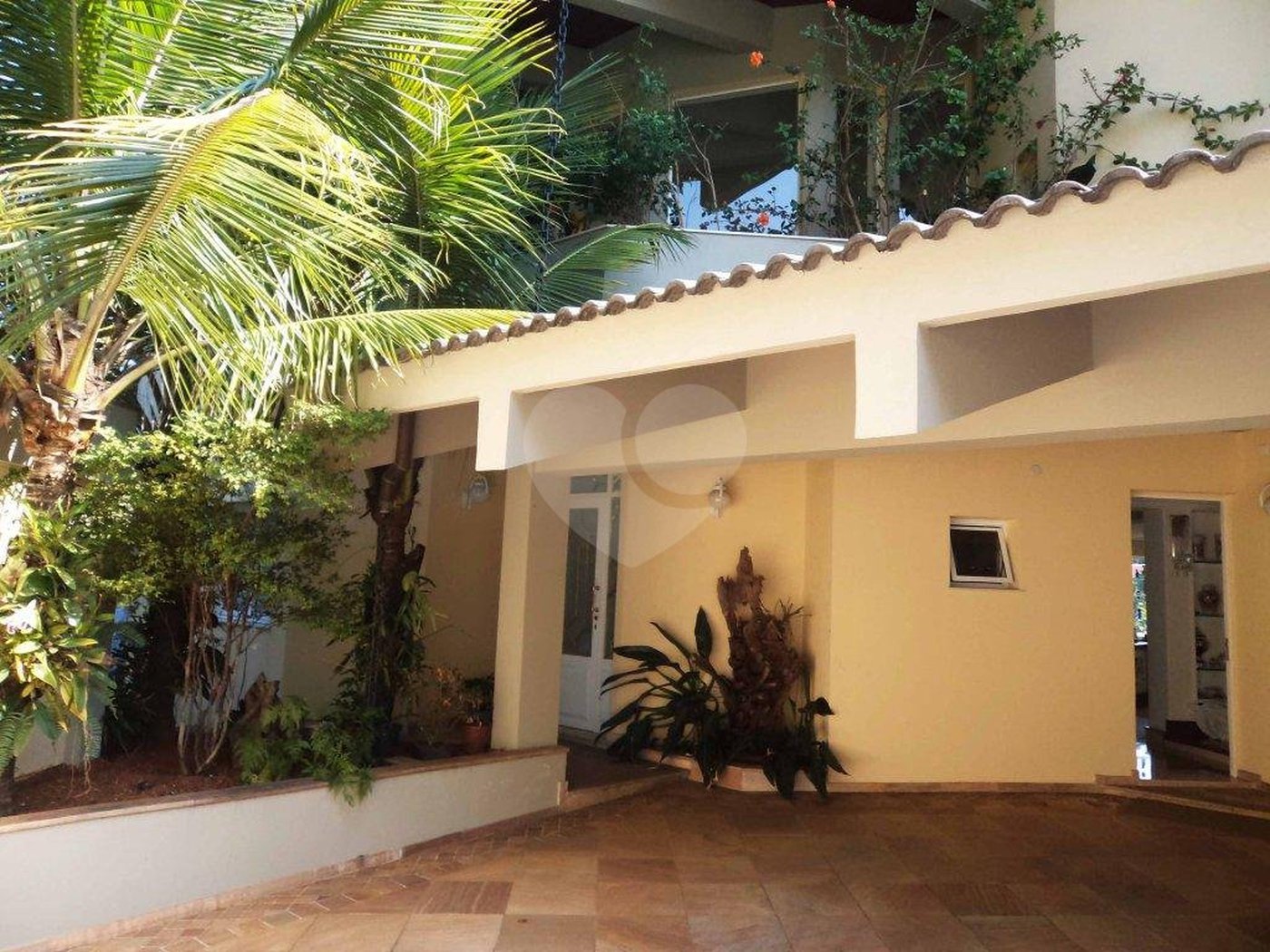 Casa à venda com 5 suítes em Jardim Leonor, São Paulo, SP