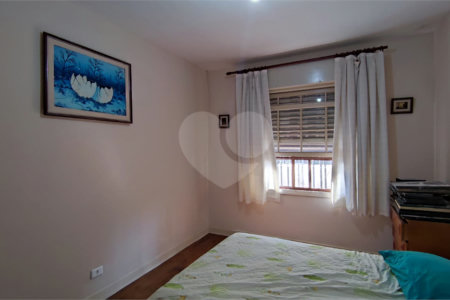 Sobrado à venda com 3 quartos, sendo 1 suíte,  em Chácara Santo Antônio, São Paulo, SP