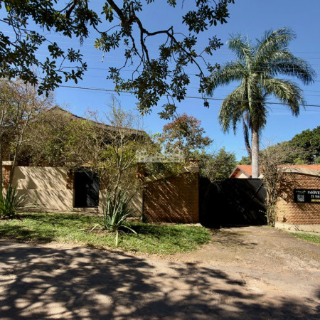 Chácara à venda com 5 quartos, sendo 4 suítes, no condomínio Estância dos Lagos, Atibaia - SP