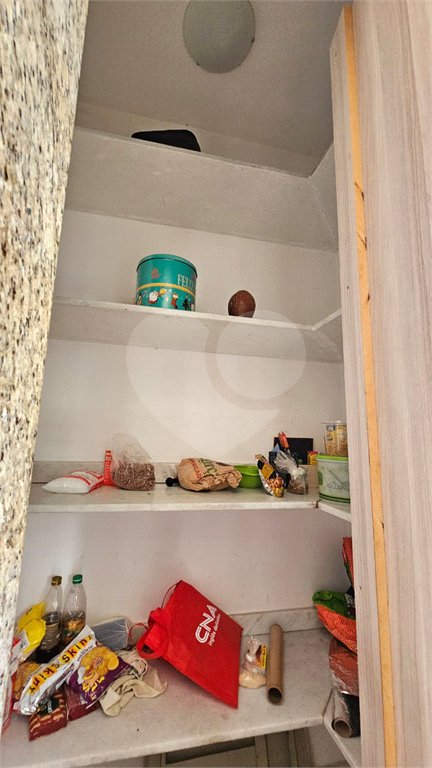 Casa à venda com 5 quartos, sendo 3 suítes,  no condomínio Colinas do Magarça, Rio de Janeiro - RJ