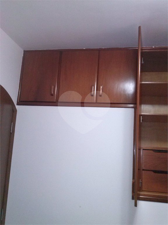 Sobrado à venda com 3 quartos em Jardim Itacolomi, São Paulo, SP