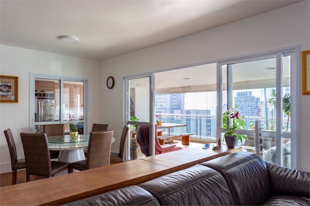 Apartamento à venda com 3 suítes em Vila Mariana, São Paulo, SP