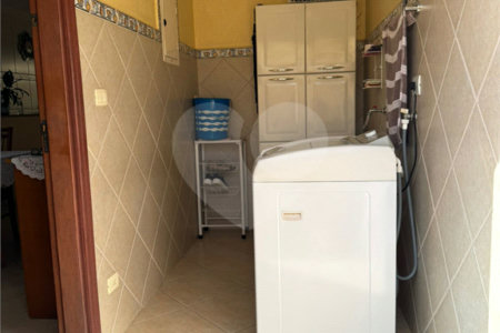 Casa à venda com 4 quartos, sendo 1 suíte, em Vila Henrique, Salto, SP