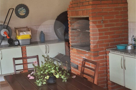 Casa à venda com 3 quartos, sendo 1 suíte, em Alpes D'ouro, Bom Jesus dos Perdões, SP