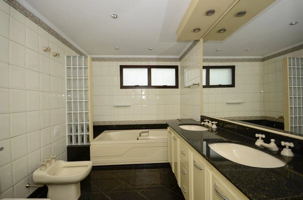Apartamento à venda com 4 quartos, sendo 2 suítes,  em Paraíso do Morumbi, São Paulo, SP