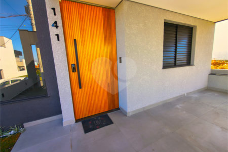 Casa à venda com 3 quartos, sendo 1 suíte, no condomínio Horto Florestal Villagio, Sorocaba - SP