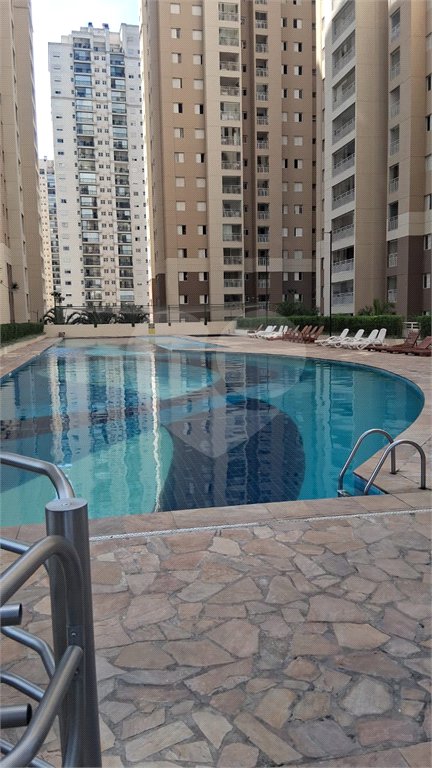 Apartamento à venda com 3 quartos, sendo 1 suíte, em Jardim Tupanci, Barueri, SP