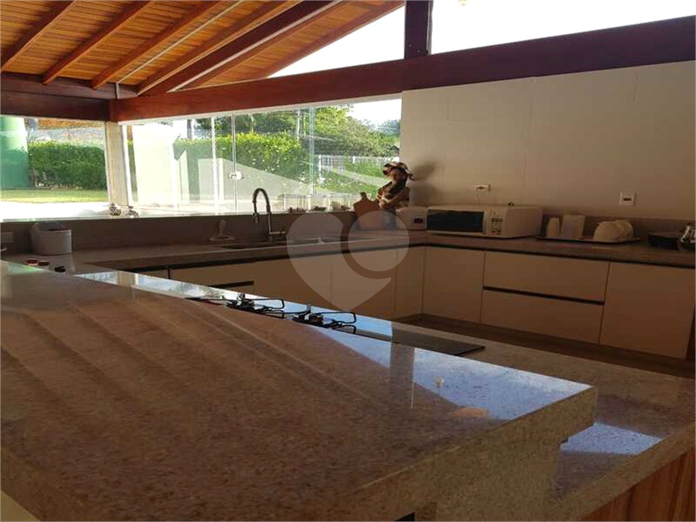 Casa à venda com 5 quartos, sendo 3 suítes, no condomínio Residencial Vale das Laranjeiras, Indaiatuba - SP