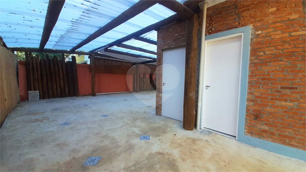 EXCELENTE CASA COMERCIAL EM ESQUINA, OPORTUNA E MAIS QUE ESPECIAL. Venha Conferir.