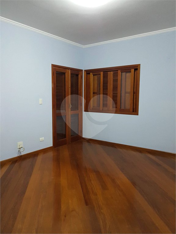 Casa à venda com 4 quartos, sendo 2 suítes, no condomínio Alpes da Cantareira, Mairiporã - SP