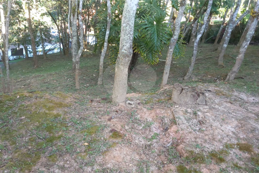 Casa à venda com 4 quartos, sendo 2 suítes, no condomínio Cinco Lagos, Mairiporã - SP