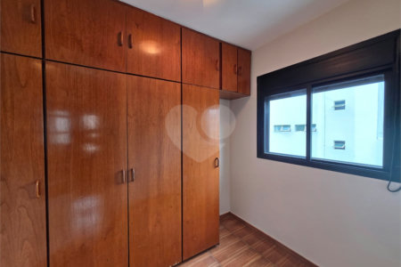 Apartamento à venda com 2 quartos, sendo 1 suíte, em Vila Olímpia, São Paulo, SP