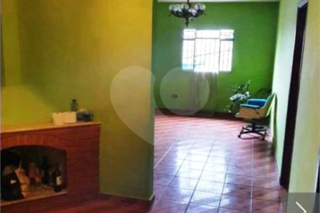 Casa de Vila à venda com 3 quartos em Jardim São Roque, São Paulo, SP