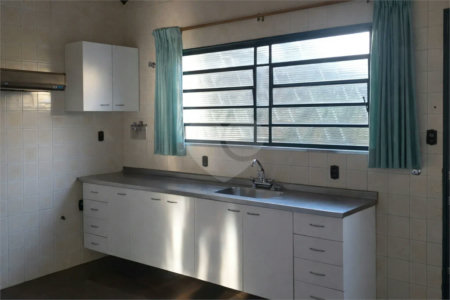 Casa à venda com 2 quartos, sendo 1 suíte, no Centro, Araraquara, SP