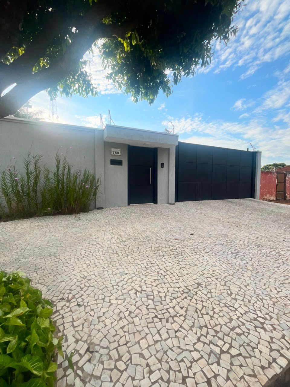 Casa à venda com 3 quartos, sendo 1 suíte,  em Santos Dumont, Três Lagoas, MS