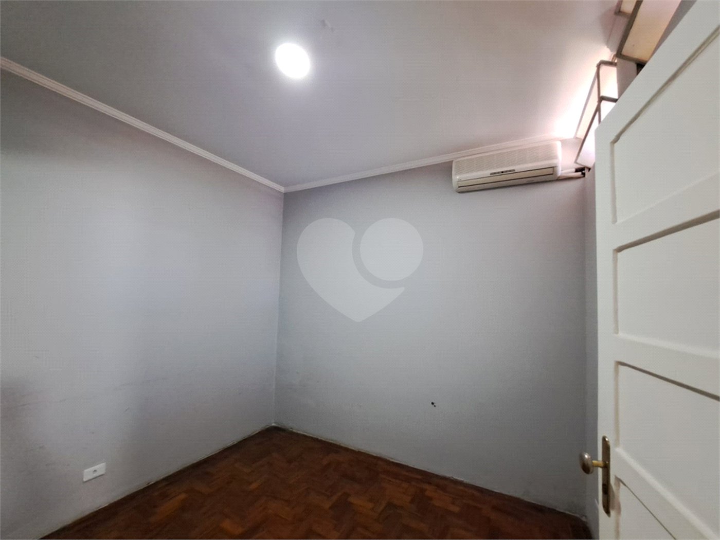 Casa Térrea para alugar com 1 quarto, sendo 3 suítes,  em Indianópolis, São Paulo, SP
