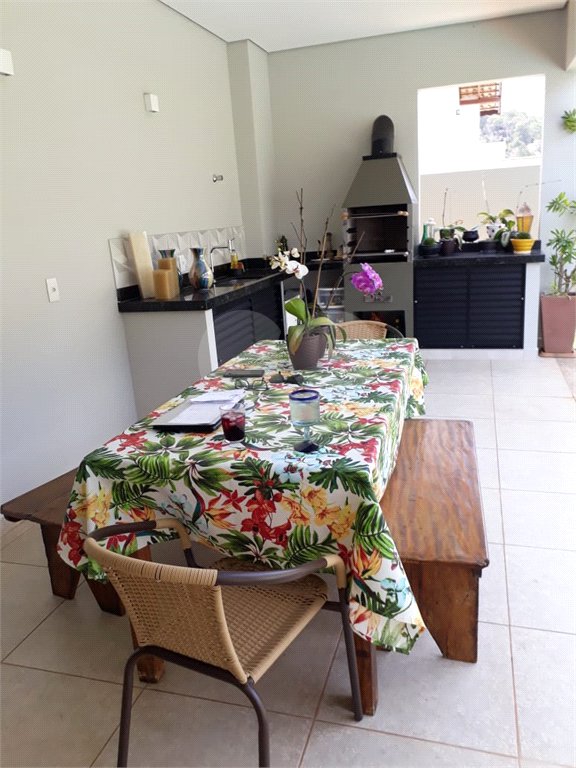 Casa térrea no Condomínio Reserva dos Vinhedos - Louveira / SP.