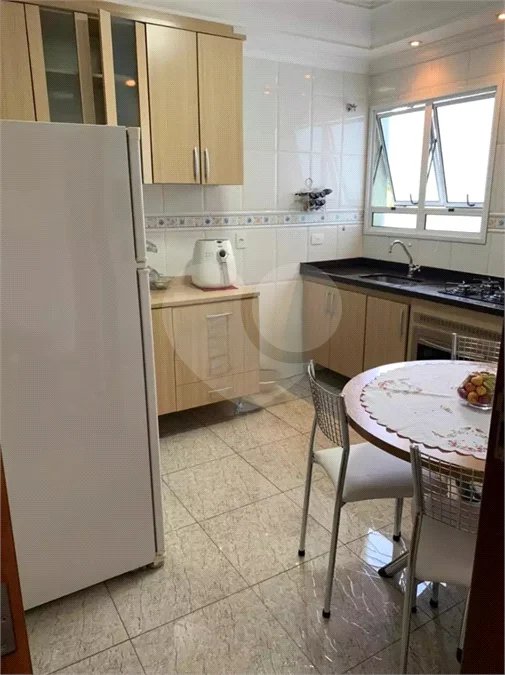 Apartamento em Atibaia com 2 dormitórios (1 suíte), 1 vaga de garagem, elevador, área de lazer com piscina