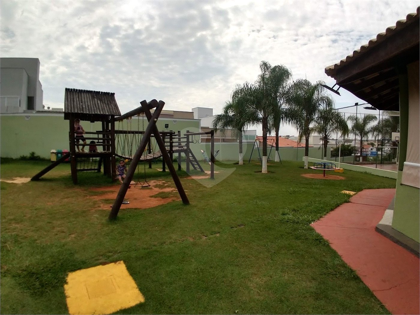 Casa à venda com 3 suítes no condomínio Horto Florestal I, Sorocaba - SP