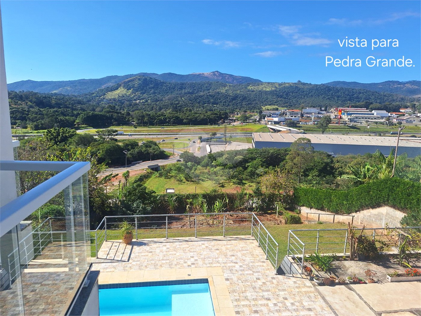 Casa à venda com 3 quartos, sendo 1 suíte, em Jardim Estância Brasil, Atibaia, SP