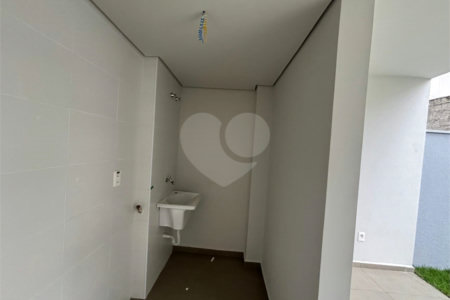 Casa à venda ou para alugar com 3 quartos, sendo 1 suíte,  no condomínio Residencial Villa Flora, Votorantim - SP