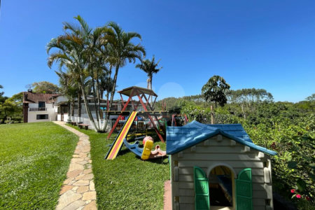 Chácara à venda com 3 quartos, sendo 1 suíte, em Chácaras Copaco, Arujá, SP