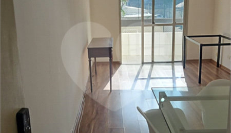 Apartamento à venda com 3 quartos, sendo 1 suíte,  em Vila Olímpia, São Paulo, SP