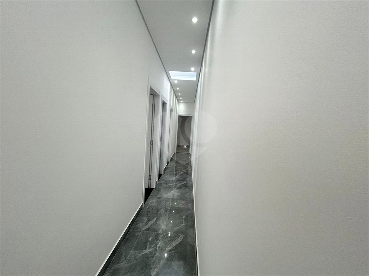 Casa à venda com 3 quartos, sendo 1 suíte, no condomínio Villagio Wanel, Sorocaba - SP