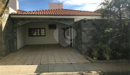 Casa à venda com 3 quartos, sendo 1 suíte,  no condomínio Green Village, São Carlos - SP