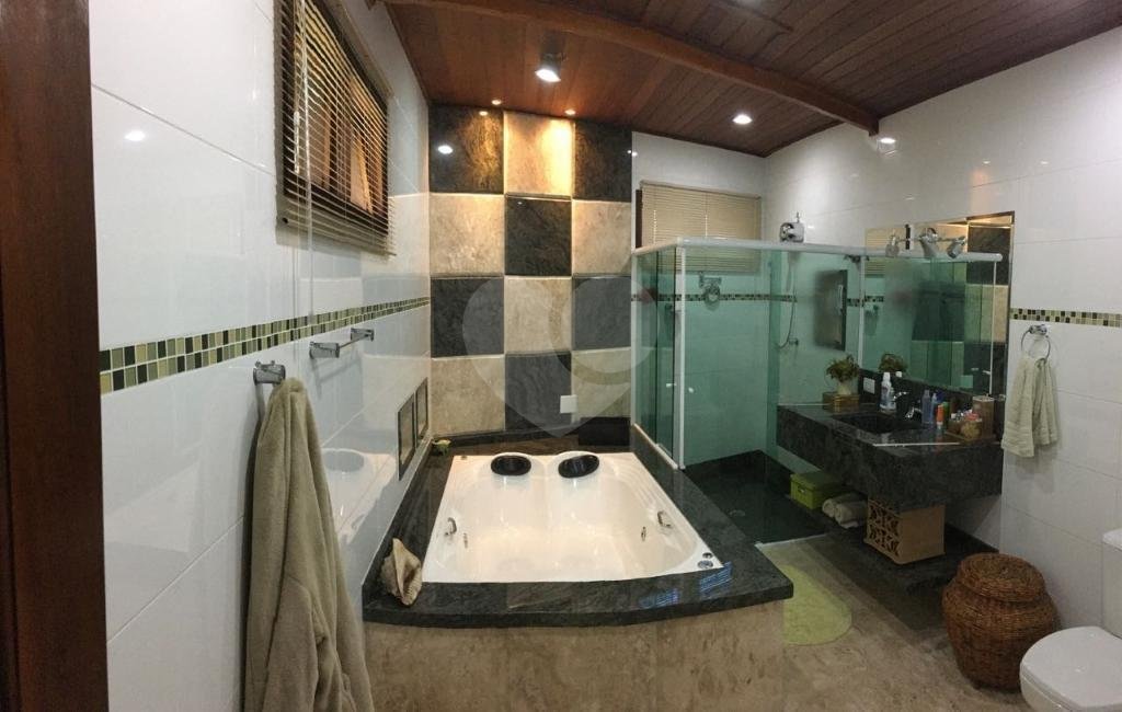 Casa à venda com 3 suítes no condomínio Alpes Caieras, Caieiras - SP