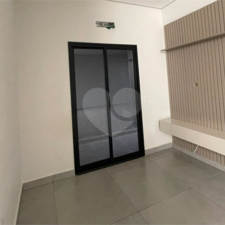 Casa à venda com 3 quartos, sendo 1 suíte, no condomínio Helena Maria, Sorocaba - SP