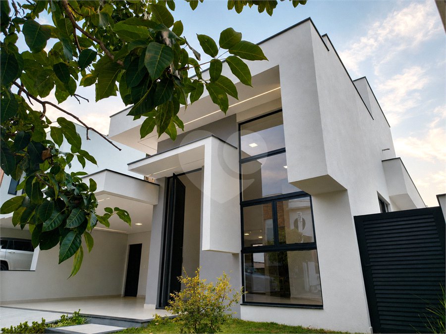 Casa à venda com 3 suítes no condomínio Residencial Chácara Ondina, Sorocaba - SP