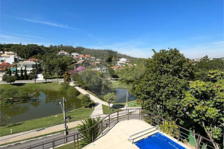 Casa à venda com 6 quartos, sendo 4 suítes,  no condomínio Estância Marambaia, Vinhedo - SP