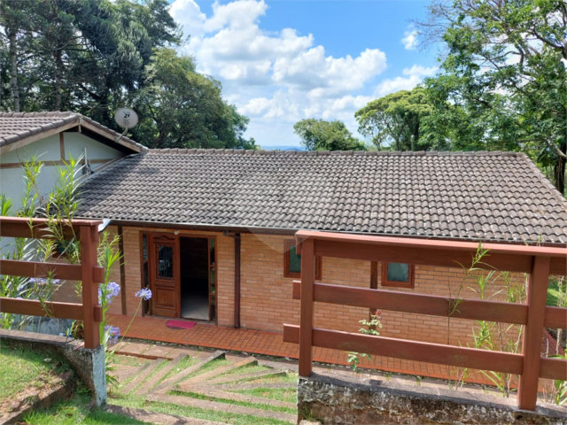 Casa à venda com 3 suítes em Roseira, Mairiporã, SP