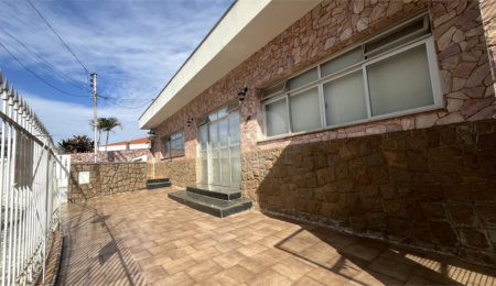 Casa à venda com 3 quartos, sendo 1 suíte, no Centro, Atibaia, SP