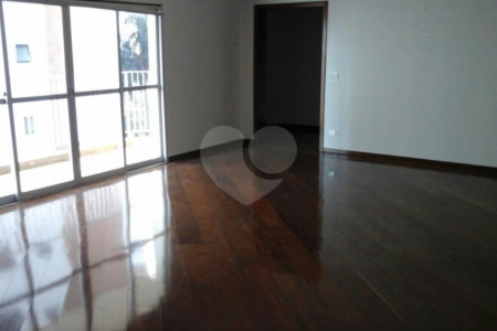Apartamento à venda com 3 quartos, sendo 1 suíte, em Vila Anglo Brasileira, São Paulo, SP