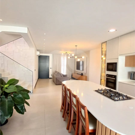 Casa à venda com 3 suítes em Pinheirinho, Vinhedo, SP