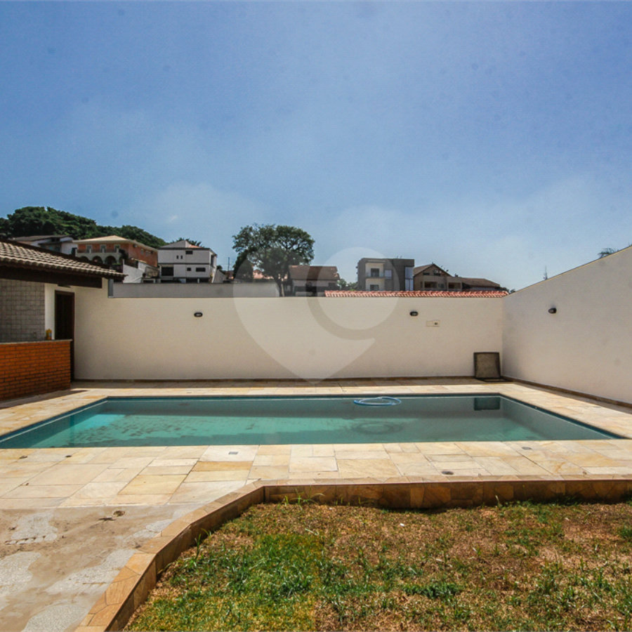 Casa à venda com 4 quartos, sendo 3 suítes, em City América, São Paulo, SP