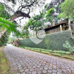 Casa à venda com 4 quartos, sendo 2 suítes, no condomínio Parque Imperial da Cantareira, Mairiporã - SP