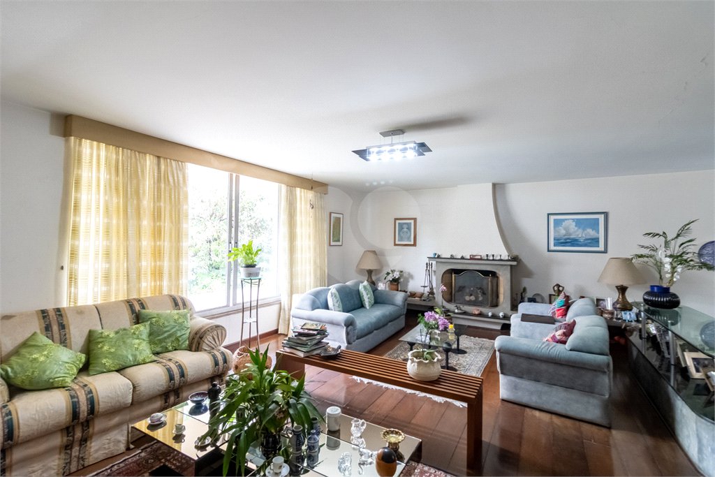 Casa à venda com 4 quartos, sendo 1 suíte, em Jardim Marajoara, São Paulo, SP