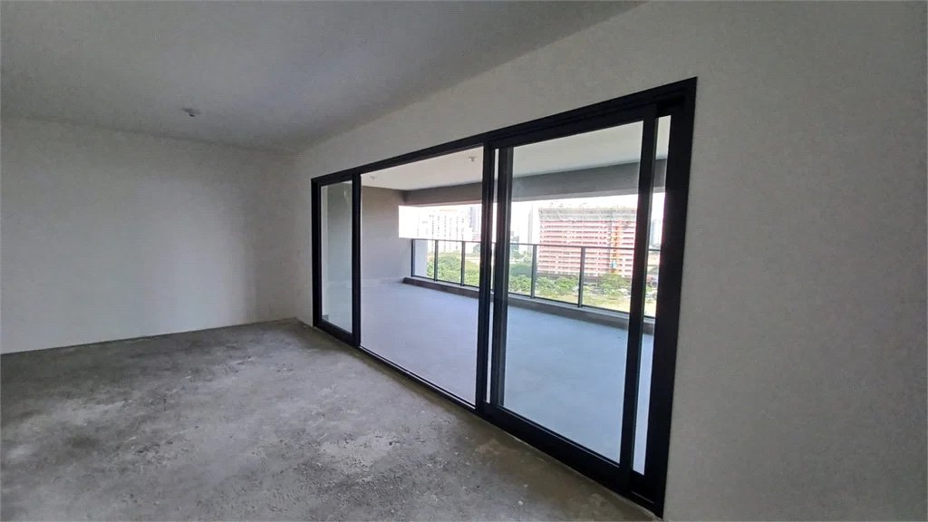 Apartamento à venda com 4 quartos, sendo 3 suítes, em Água Branca, São Paulo, SP