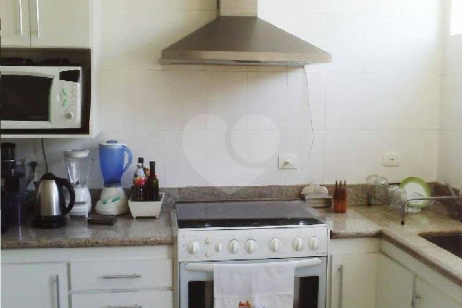 Sobrado à venda com 4 quartos, sendo 3 suítes, em Jardim São Bento, São Paulo, SP