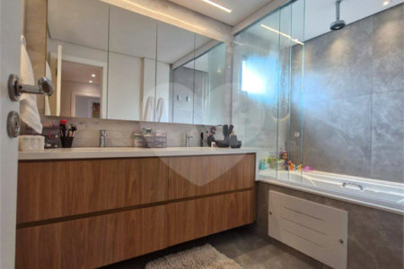 Apartamento à venda com 3 suítes em Vila Suzana, São Paulo, SP