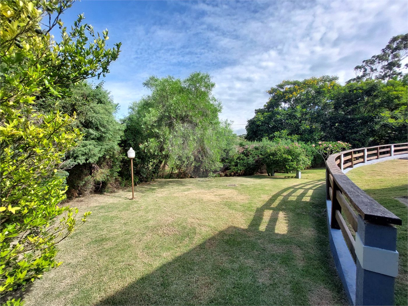 Casa à venda com 4 suítes no condomínio Monte Belo, Salto - SP