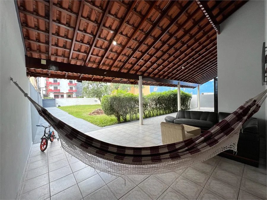 CASA NA PRAIA A POUCOS PASSOS DO MAR TERRENO AMPLO E EXCELENTE ESPAÇO PARA TODA A FAMÍLIA