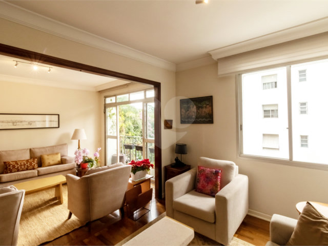 Apartamento à venda com 3 quartos, sendo 2 suítes,  em Alto da Boa Vista, São Paulo, SP